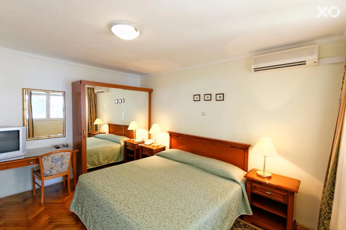 Val Hotel