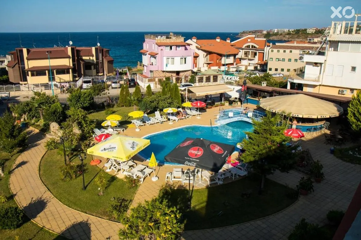 Sunny Hotel