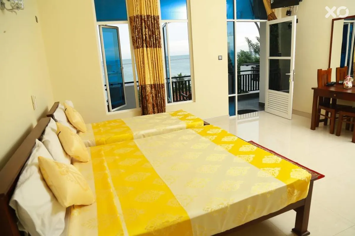 Queens Beach Hotel