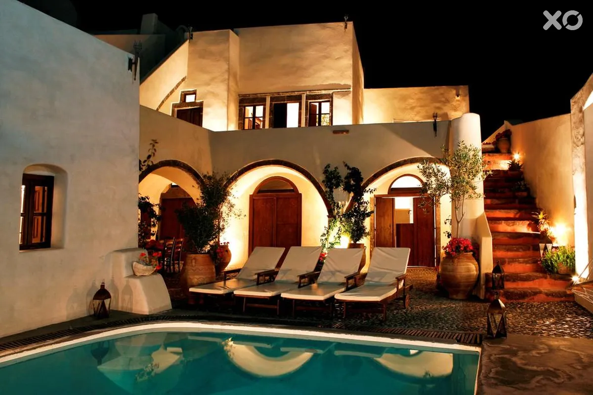 Villas & Mansions of Santorini
