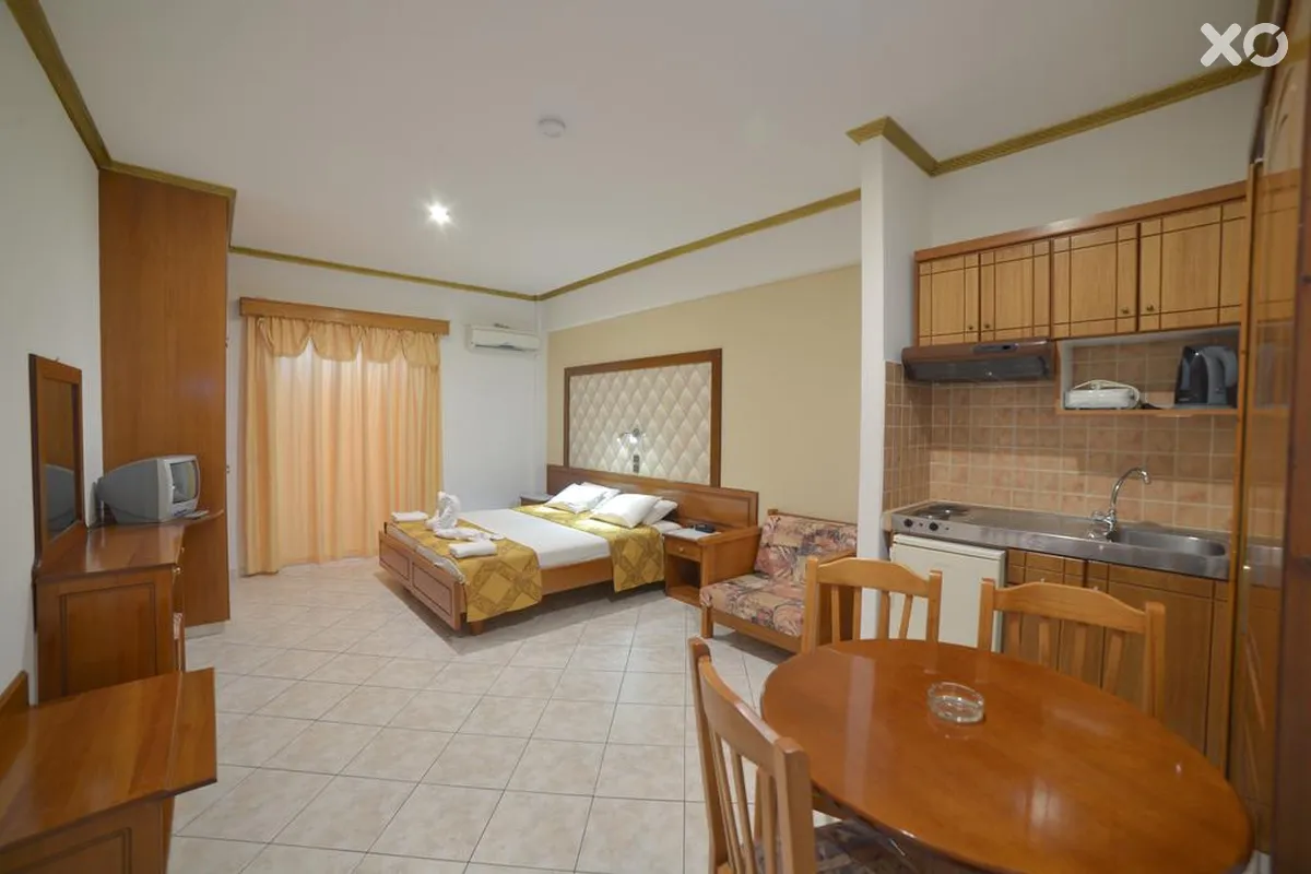 Angelina Hotel & Apartments