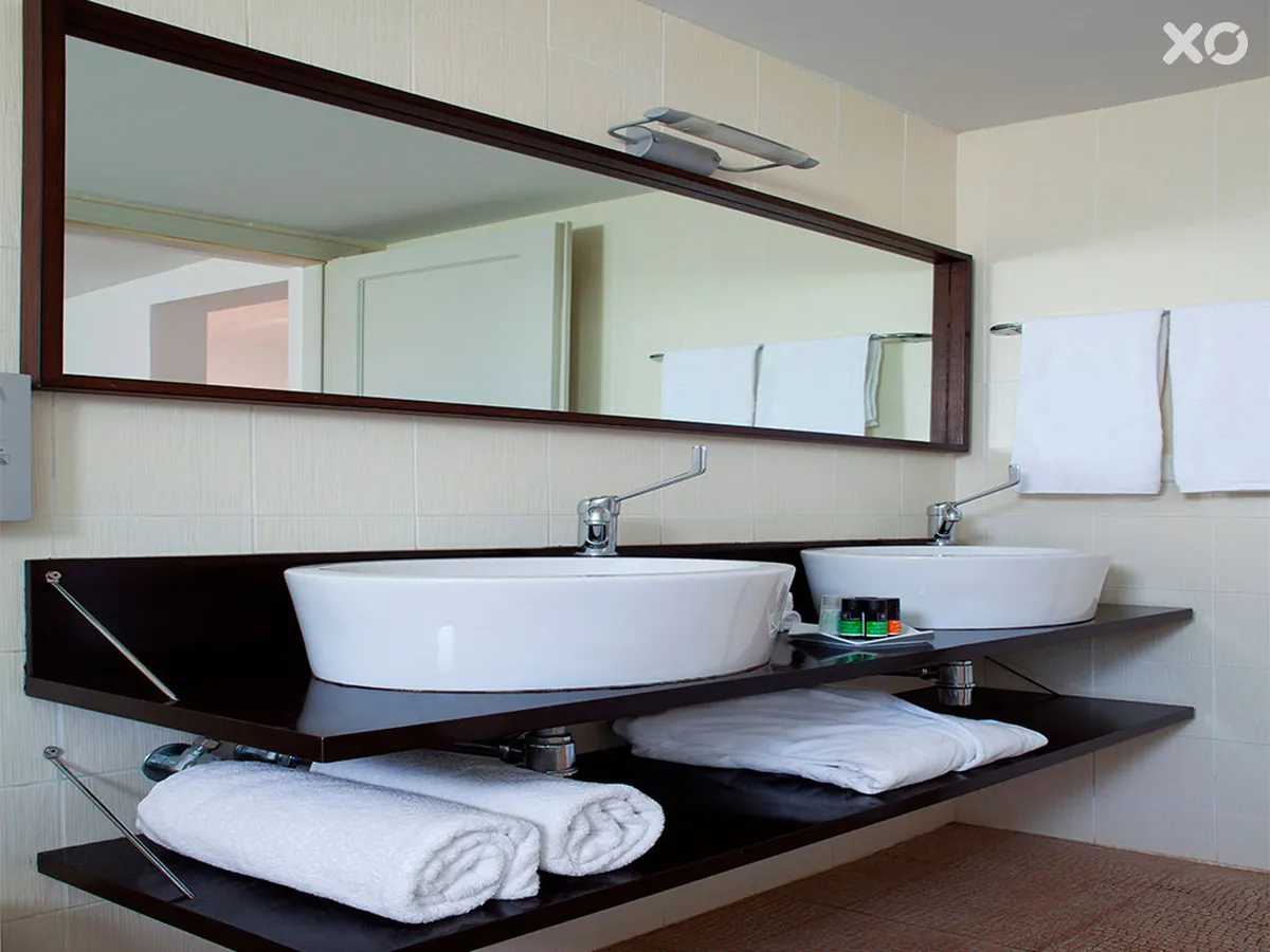 Minos Beach Art Hotel