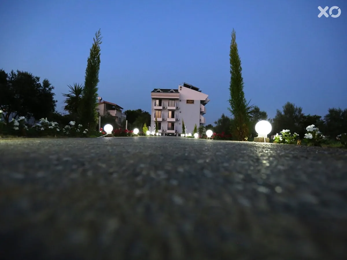 Side Sunset Hotel
