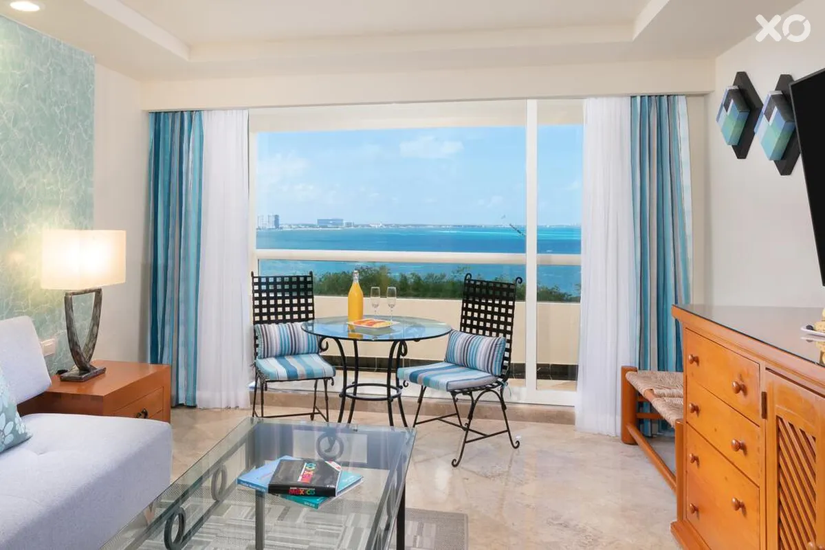 Grand Oasis Palm
