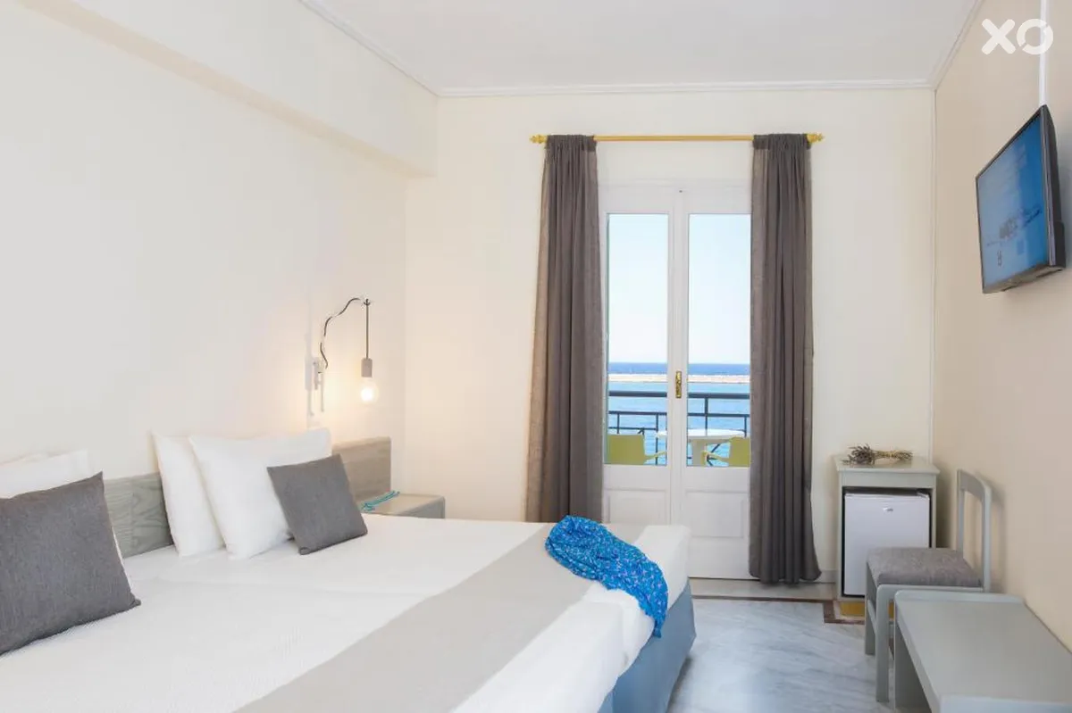 Samaina Port Hotel