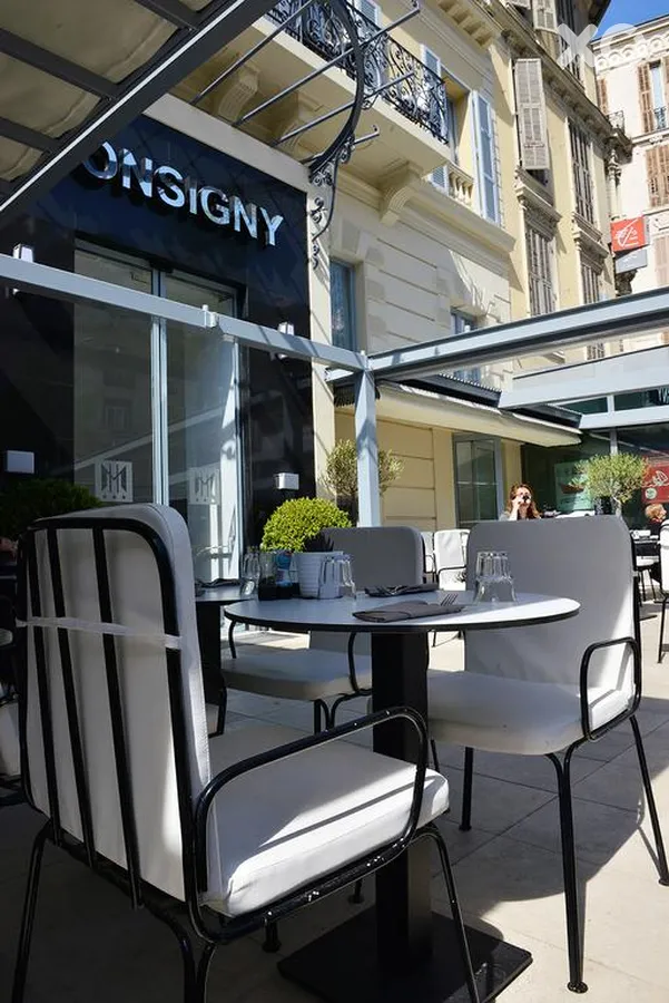 Monsigny Hotel