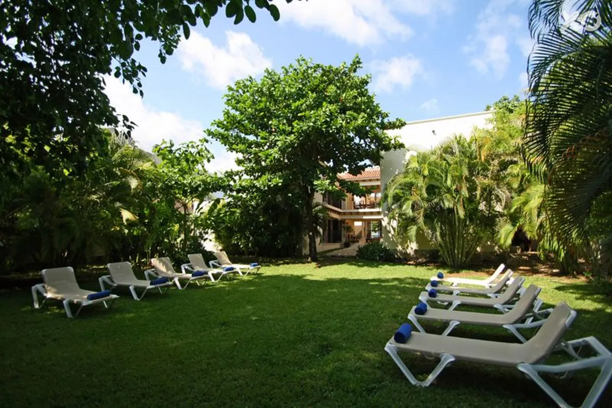 Nina Hotel & Beach Club