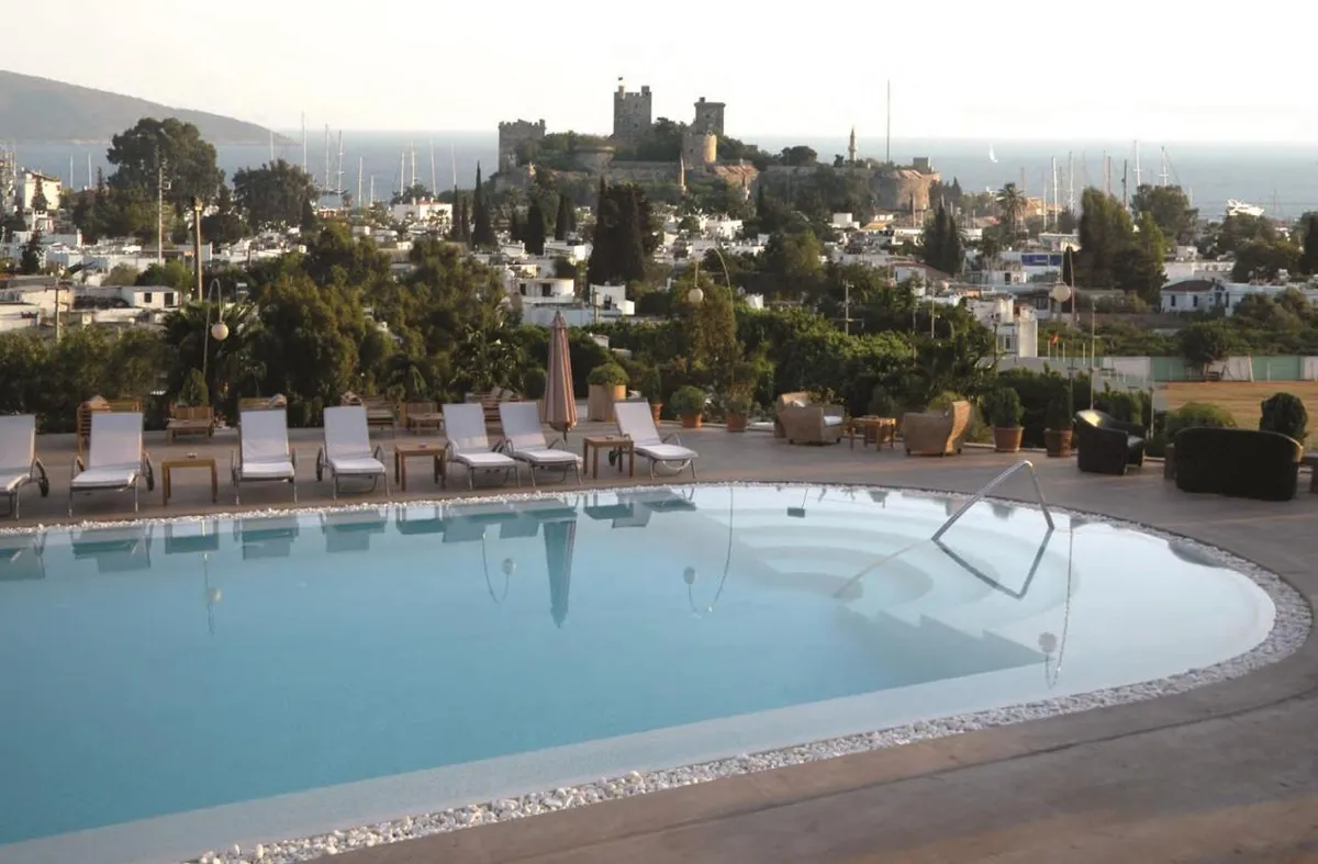 Lvzz Hotel