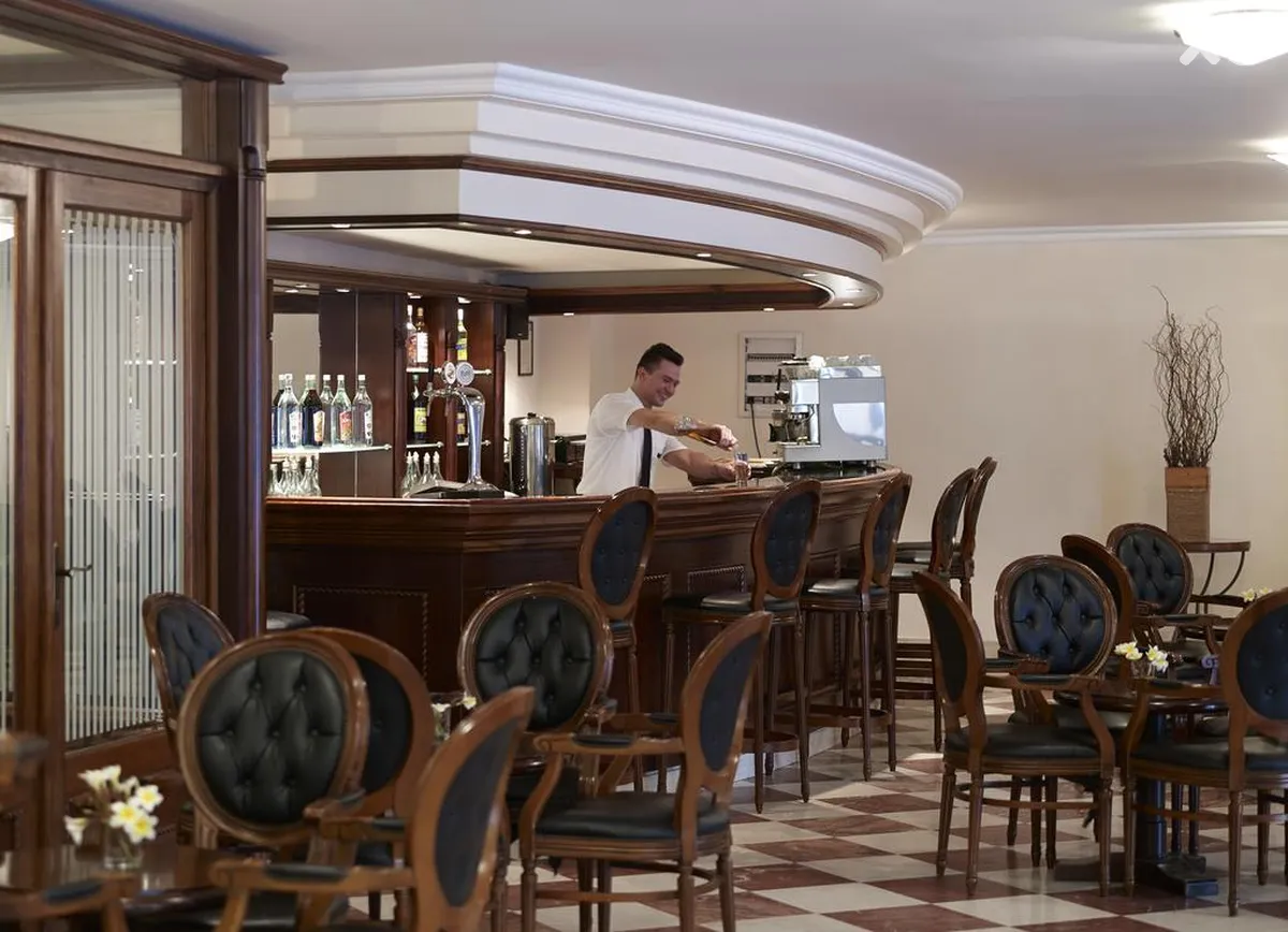 Mitsis Petit Palais Beach Hotel