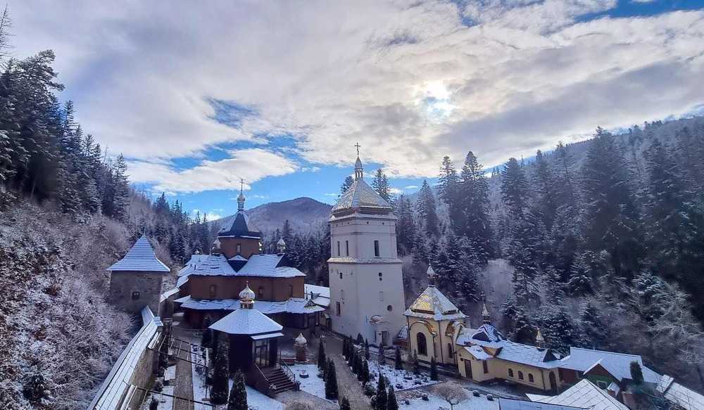 Різдво в серці Трансильванії! Брашов, святкові вогні та старовині замки