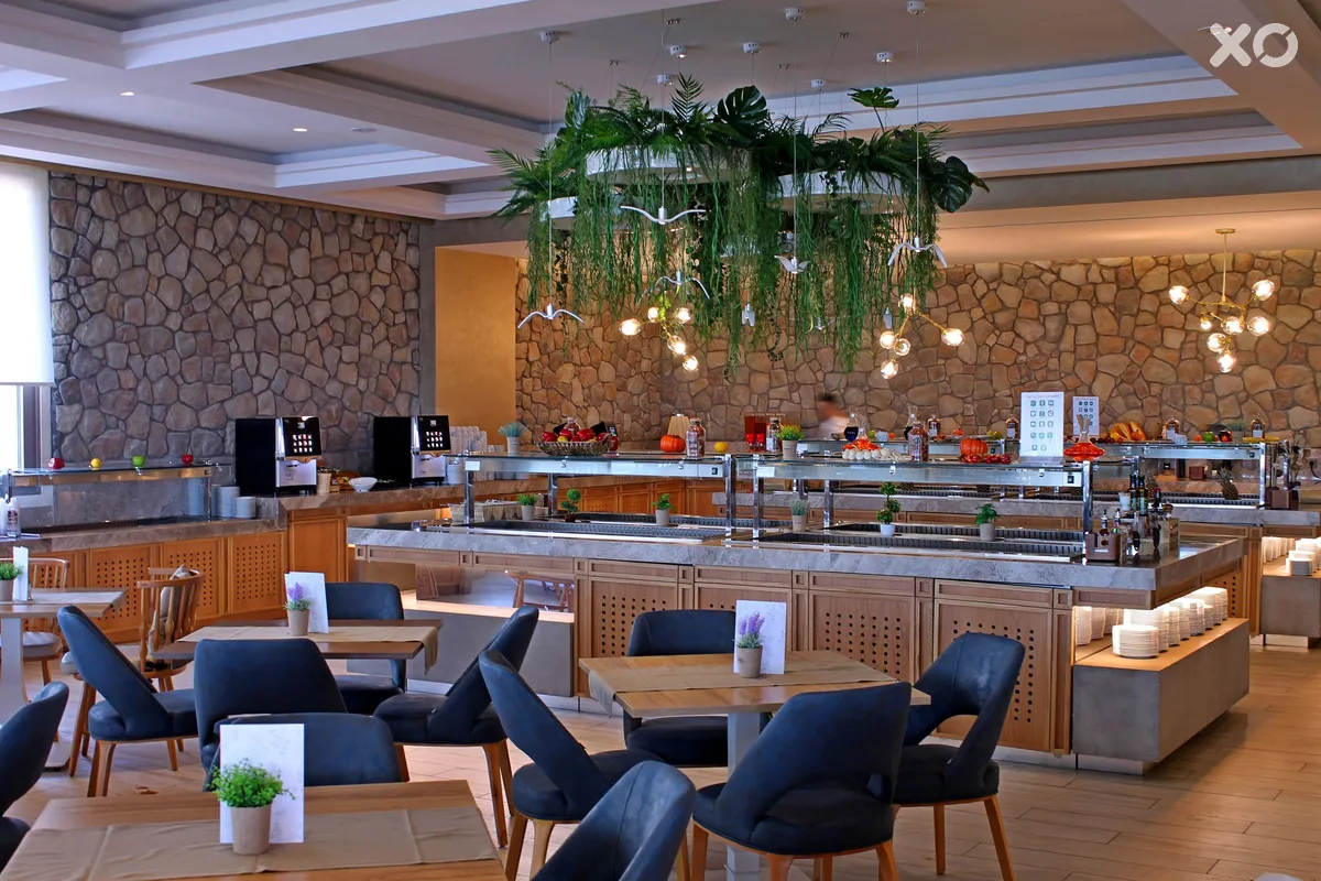 Almyros Beach Resort & Spa