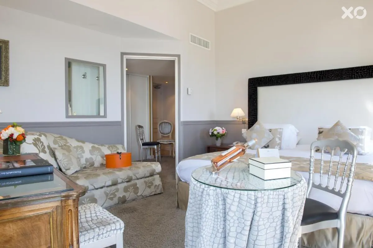 West End Promenade Hotel