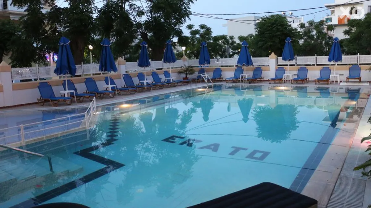 Erato Studios & Apartments