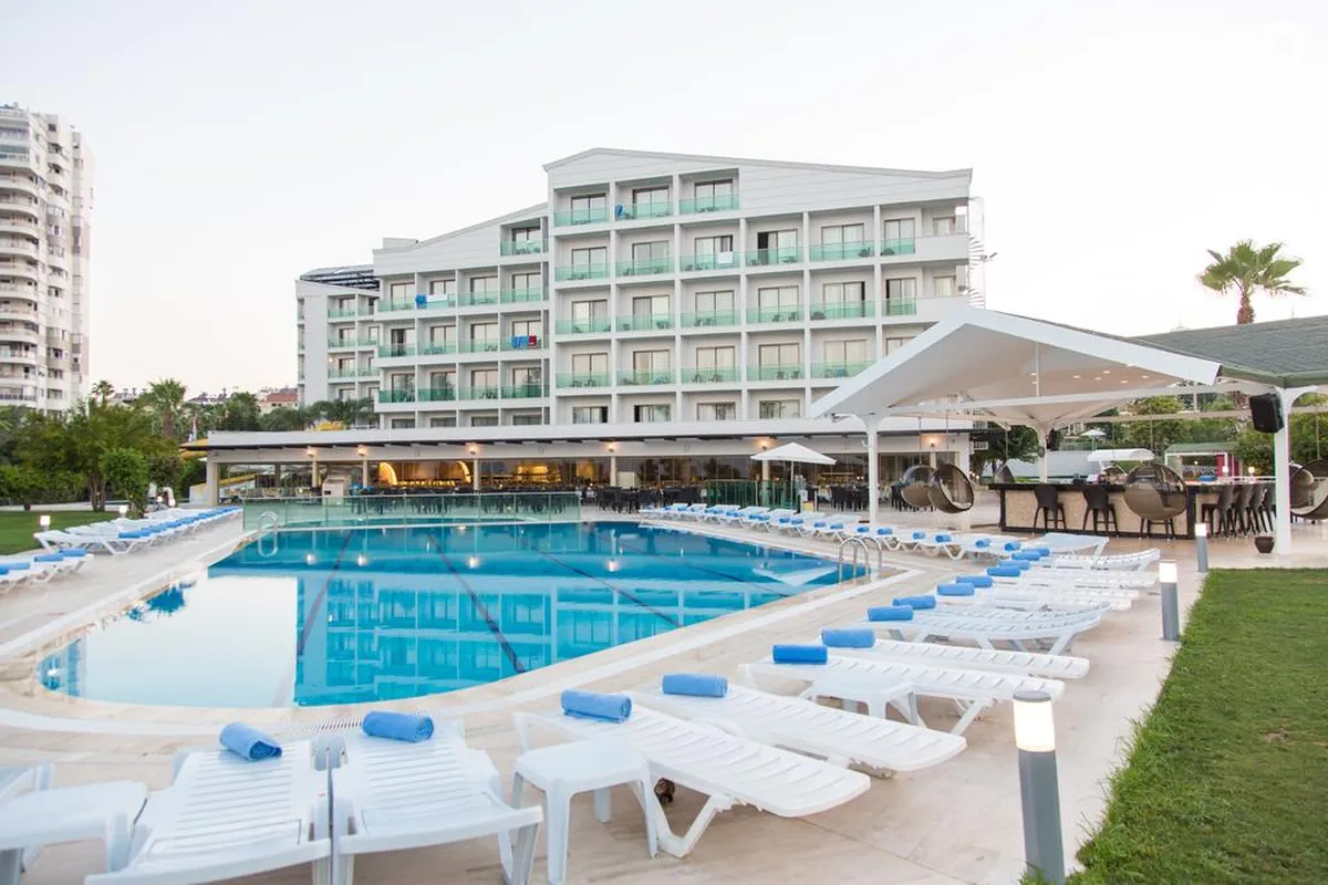 Falcon Club Hotel