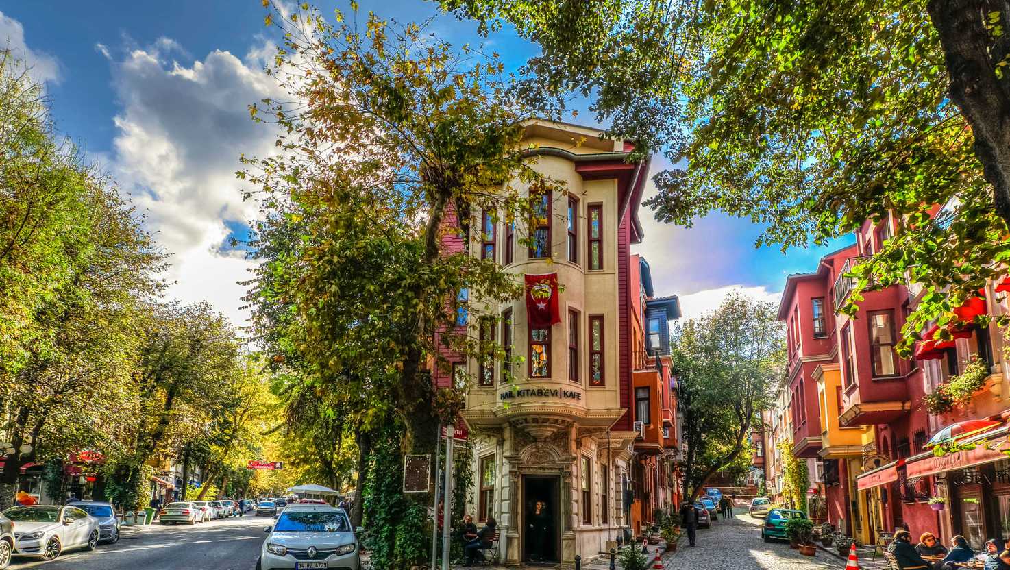 Східна казка починається тут! Купальні, мечеті й вечірній круїз