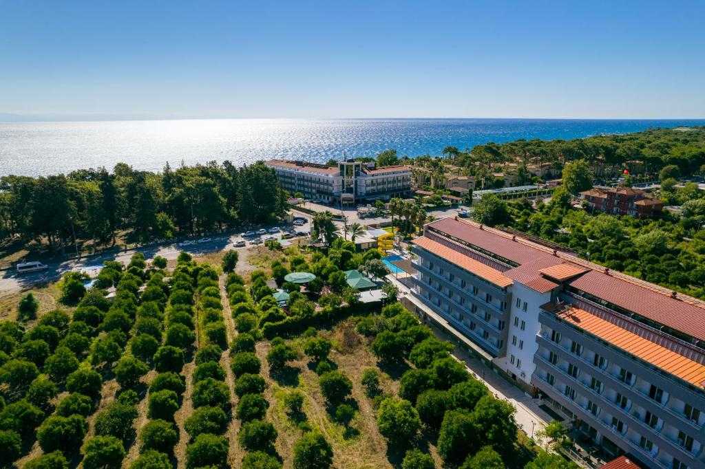 Спокійний All-Inclusive у Кемері! Приватний пляж та басейни з дитячими гірками