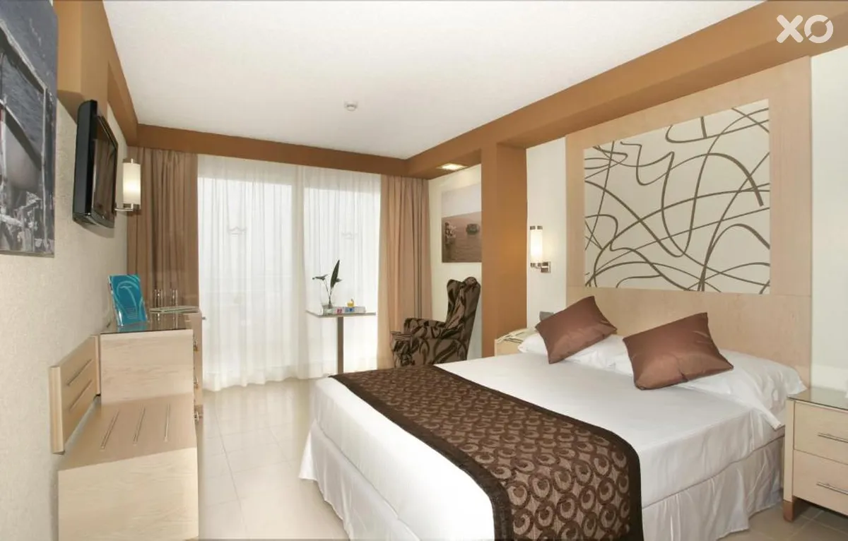 Riu La Mola Hotel