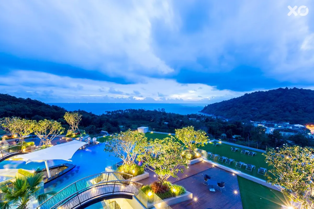 Crest Resort & Pool Villas