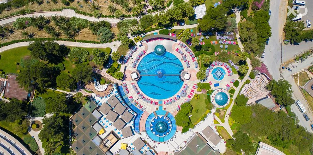 The Grand Blue Sky International Hotel