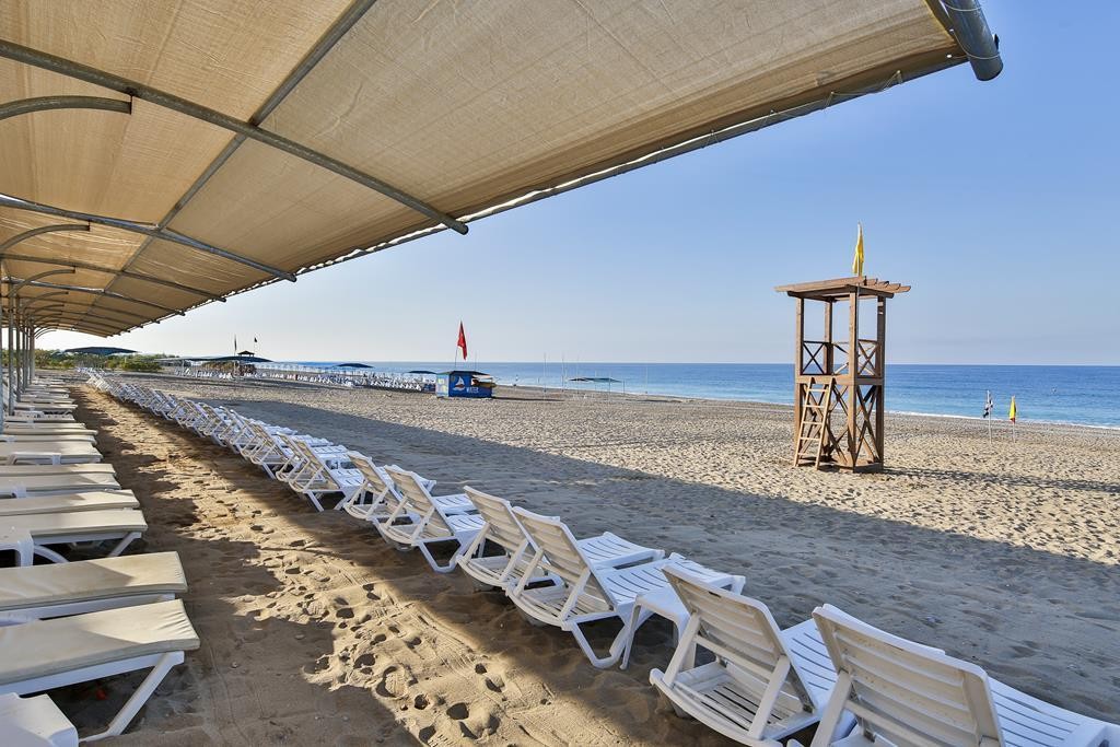 Розваги без меж для всієї сім'ї в готелі Calido Maris!