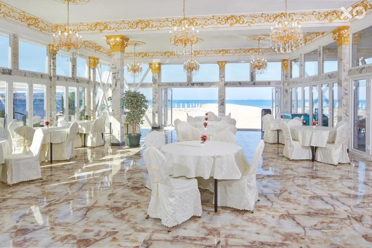 Amore Beach Hotel