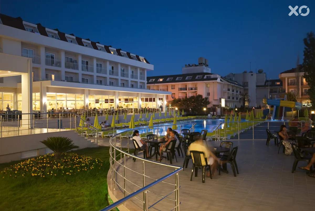 MG White Lilyum Hotel