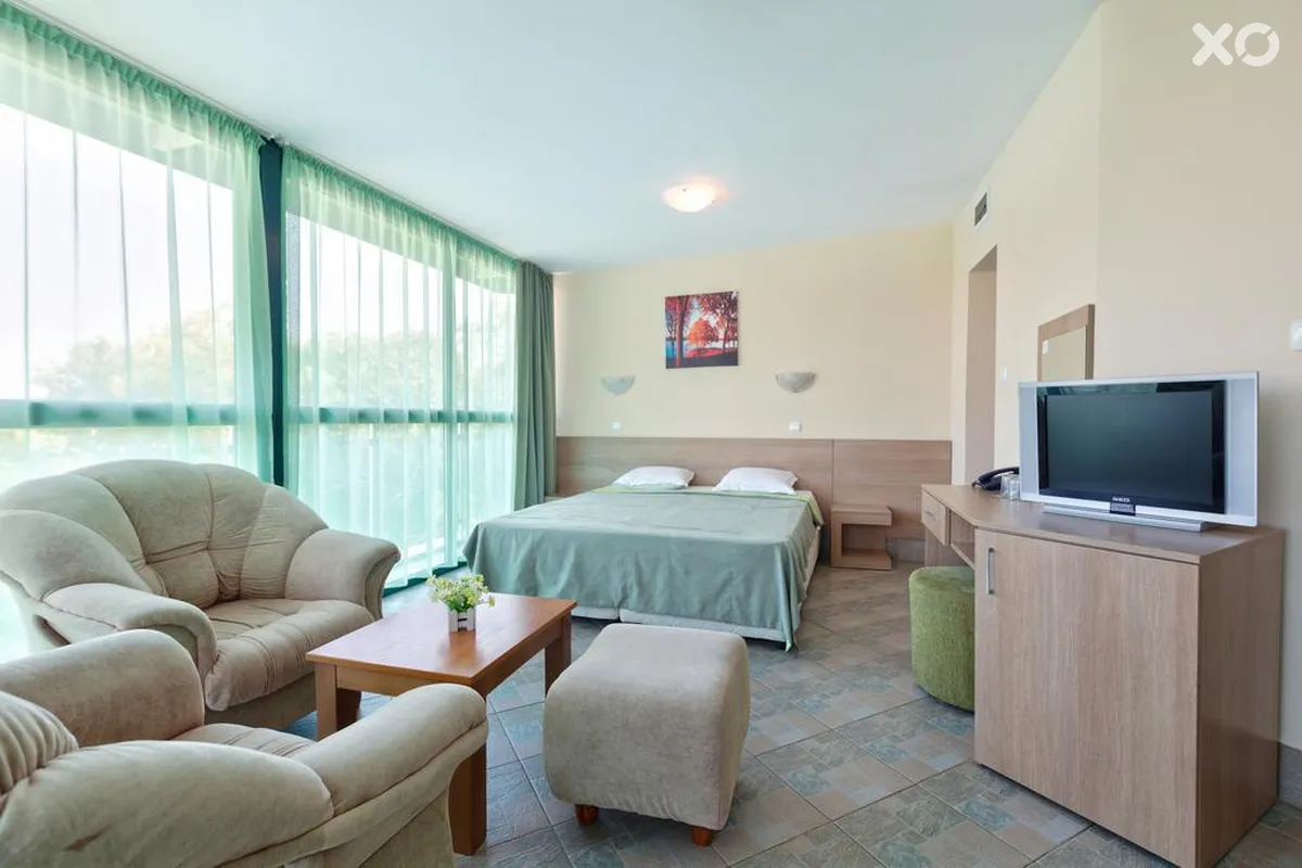 L&B Hotel