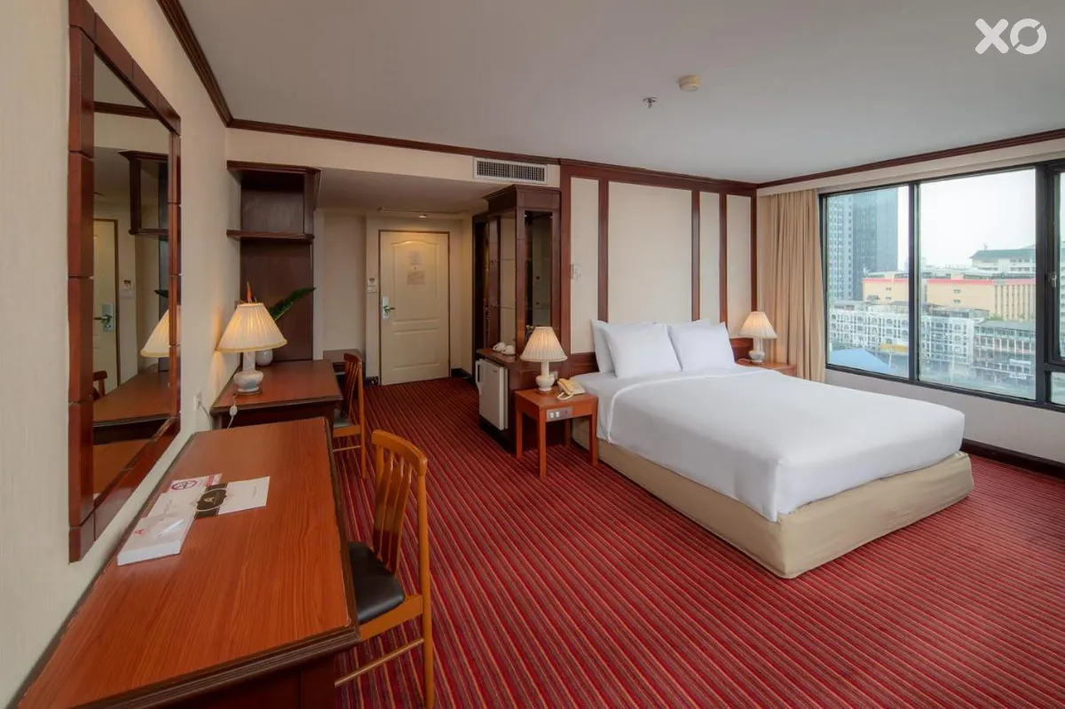 Alexander Hotel