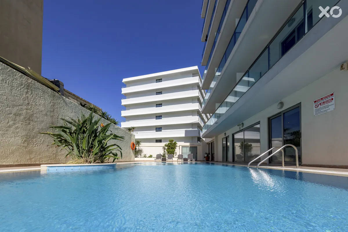 Manousos City Hotel
