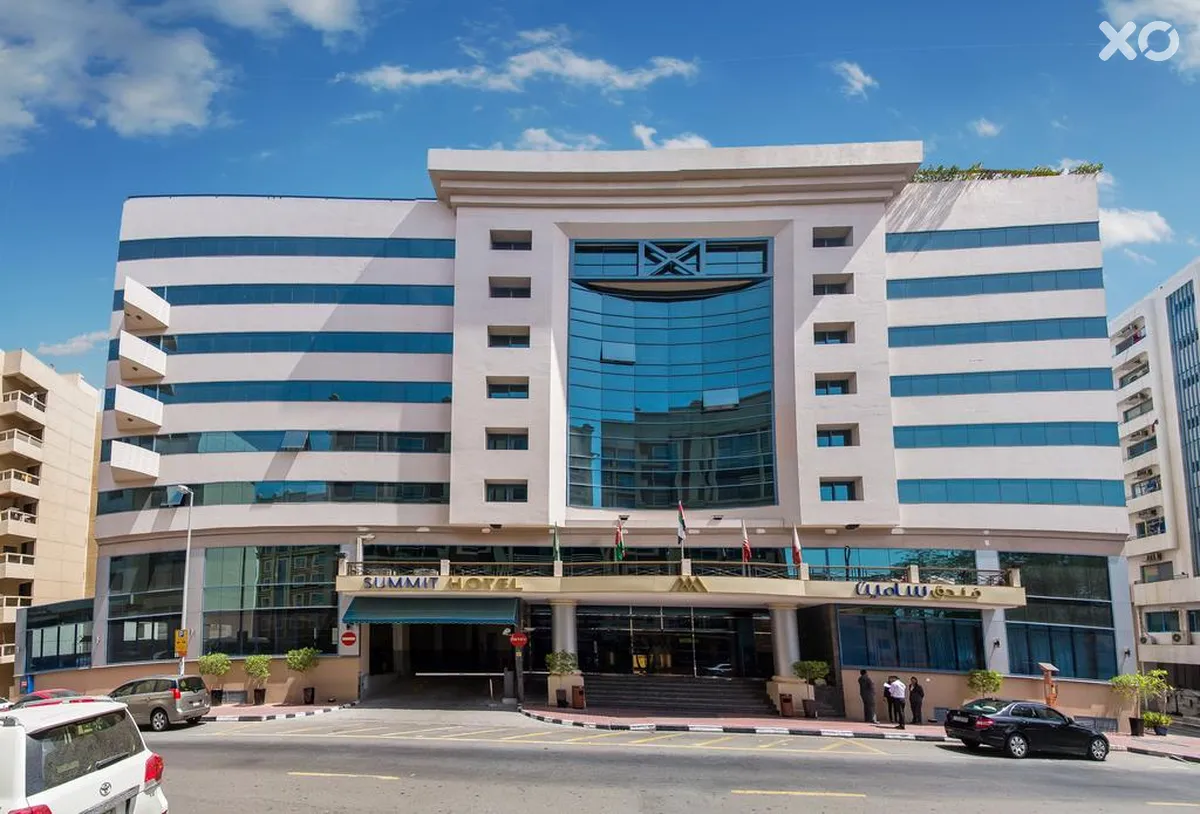 Landmark Summit Hotel