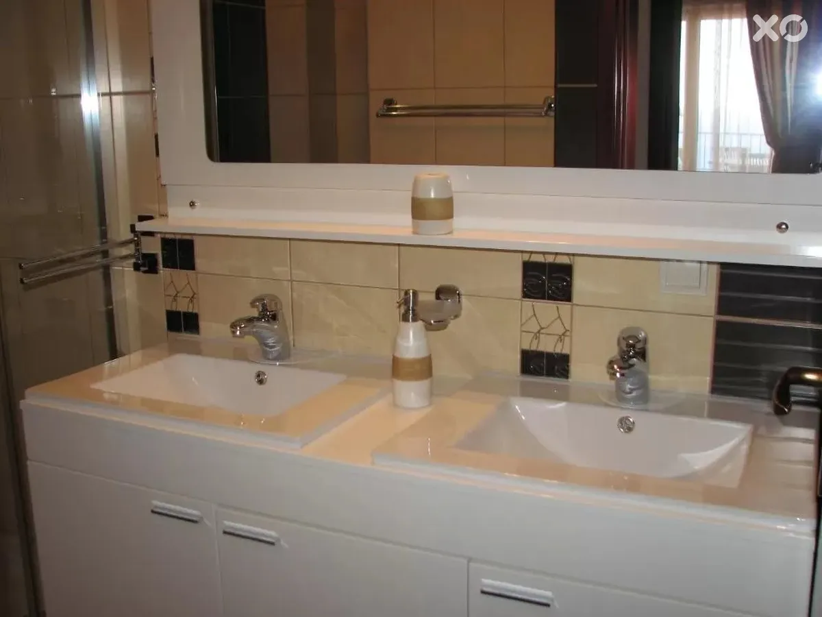 Leut Apartments