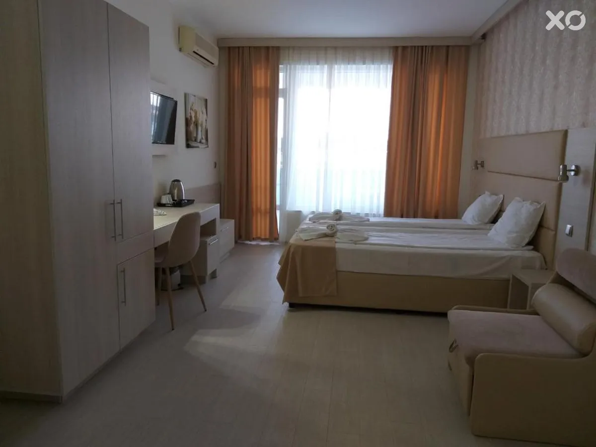 Perla Apartments First Line
