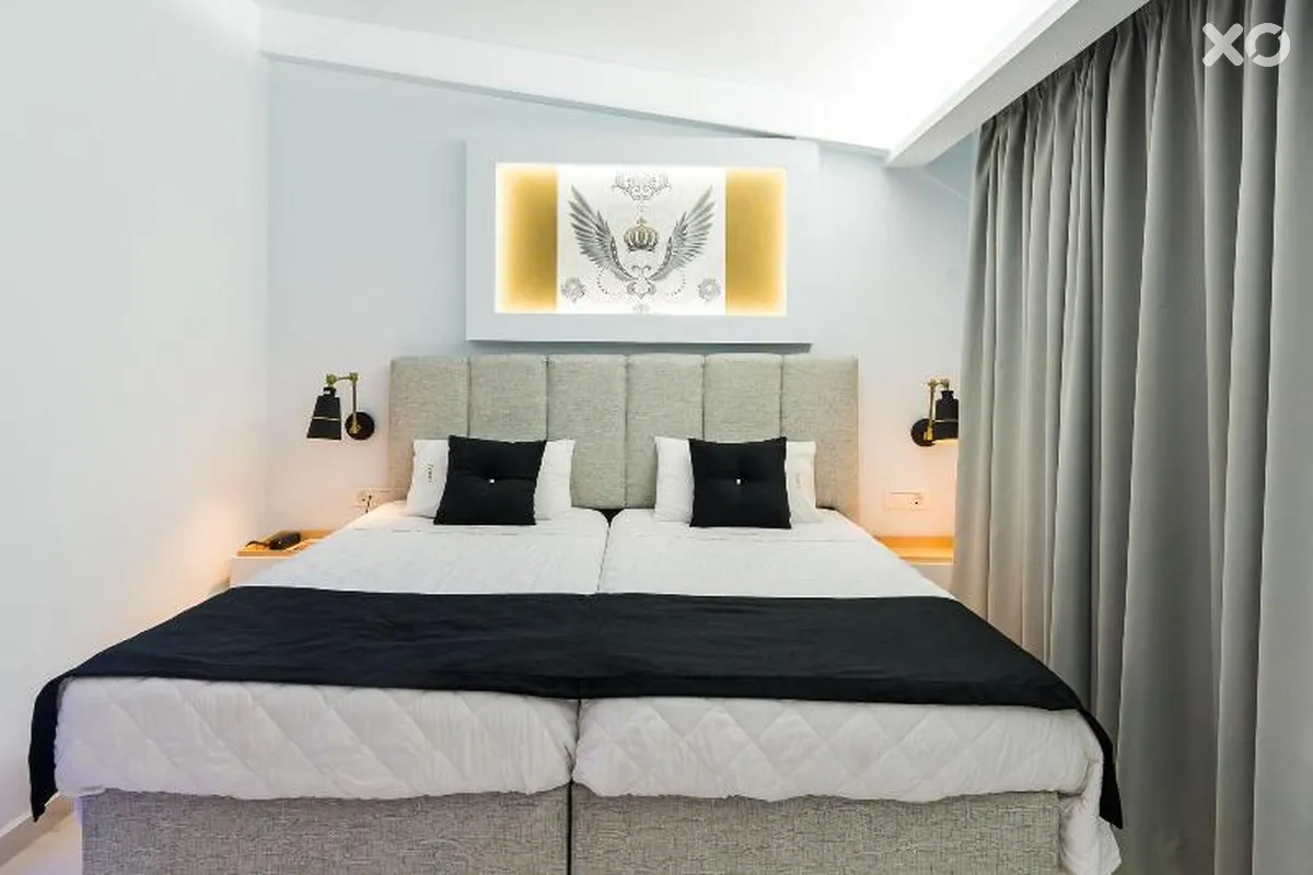 Ionis Art Hotel