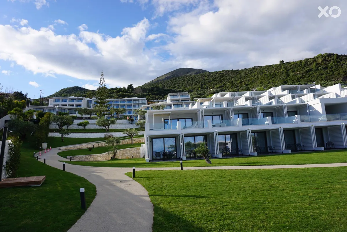 Lichnos Beach Hotel & Suites
