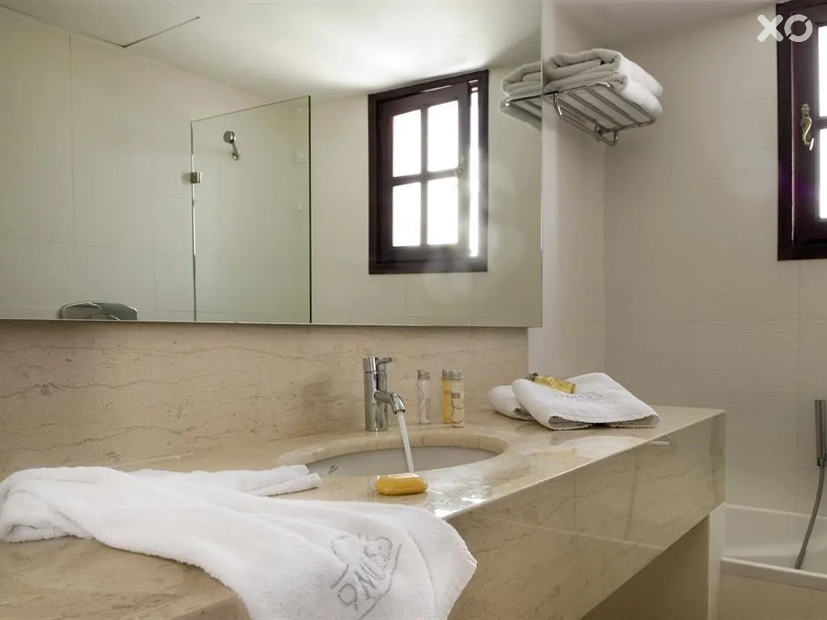 9 Muses Santorini Resort