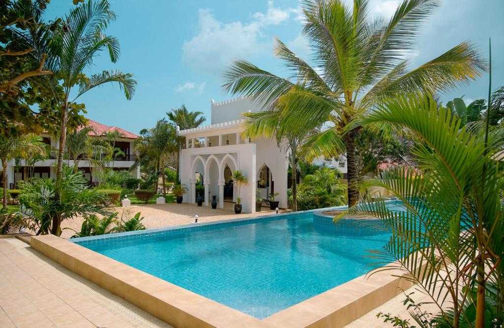 Нунгві, тихий куточок біля океану! Пляж неподалік, басейн та тропіки