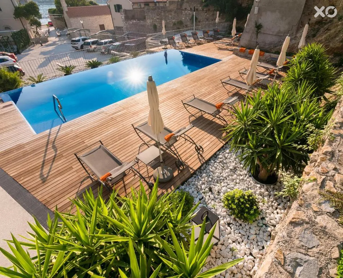 Arbiana Hotel