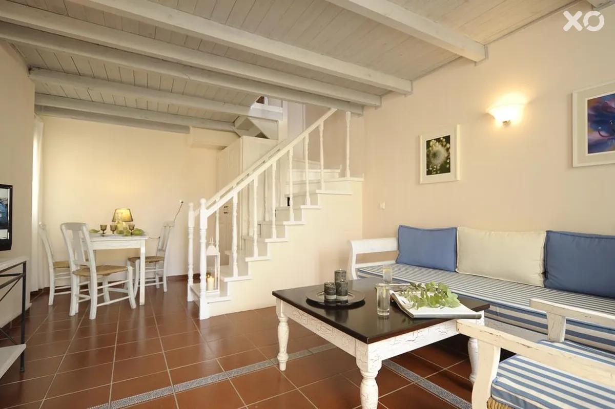 Mythos Suites Hotel