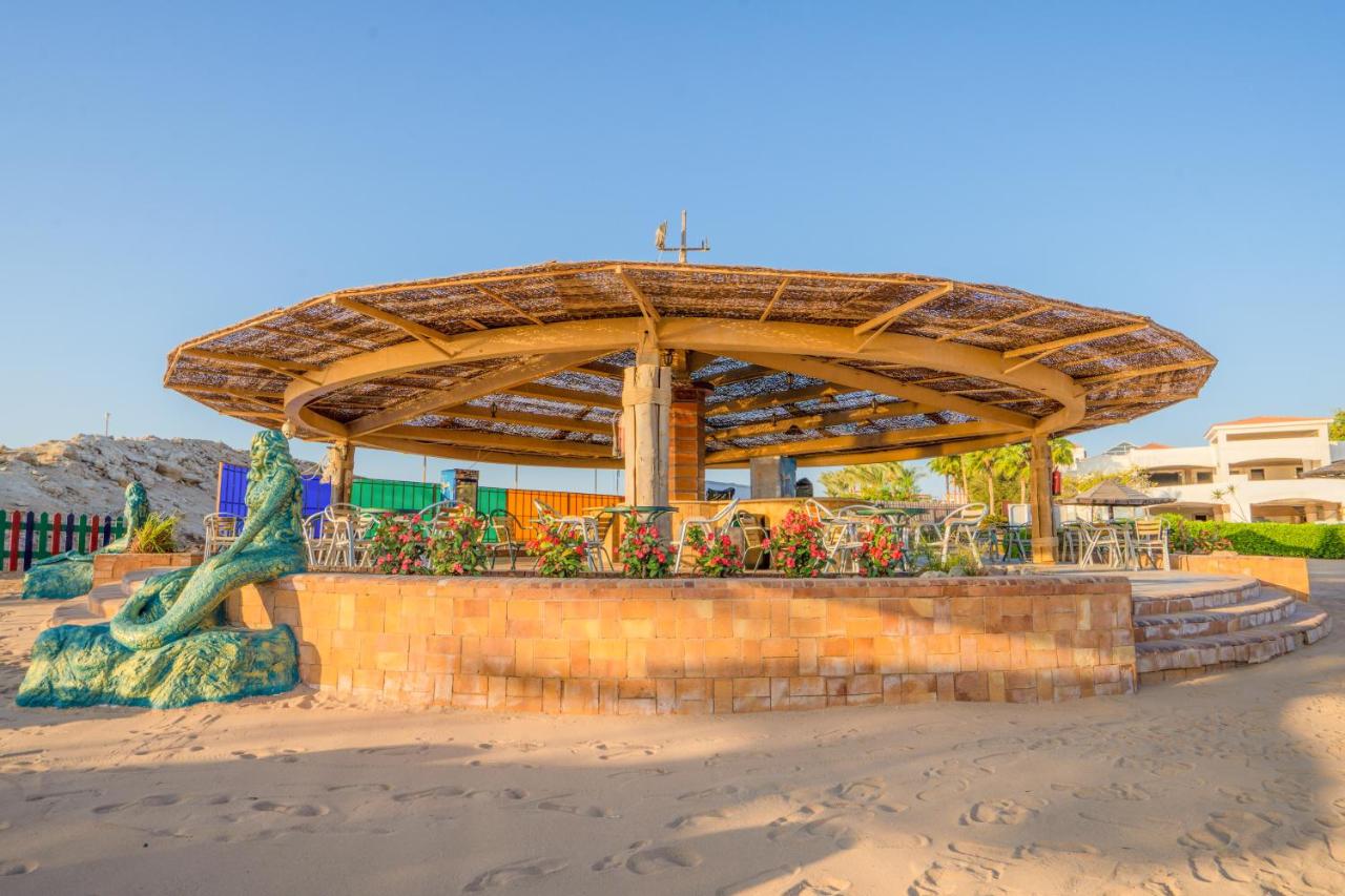 Ivy Cyrene Island Resort