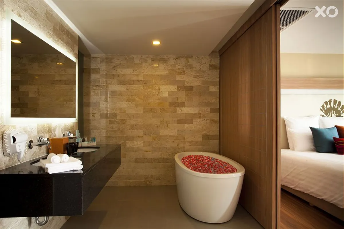 Novotel Phuket Kamala Beach Hotel