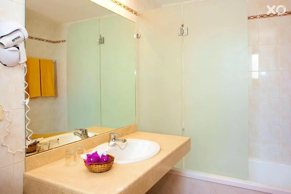 SBH Royal Monica Hotel