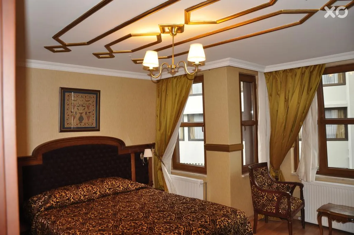 Aruna Hotel