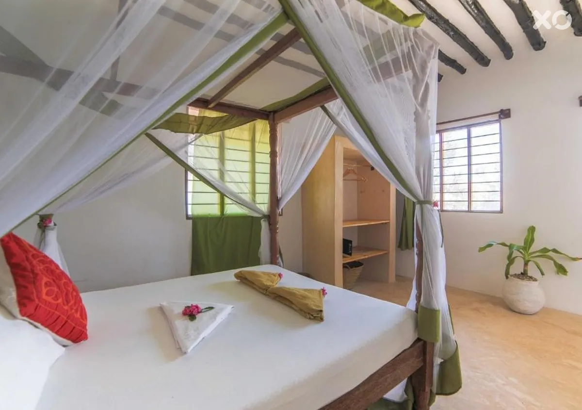 Red Monkey Beach Lodge
