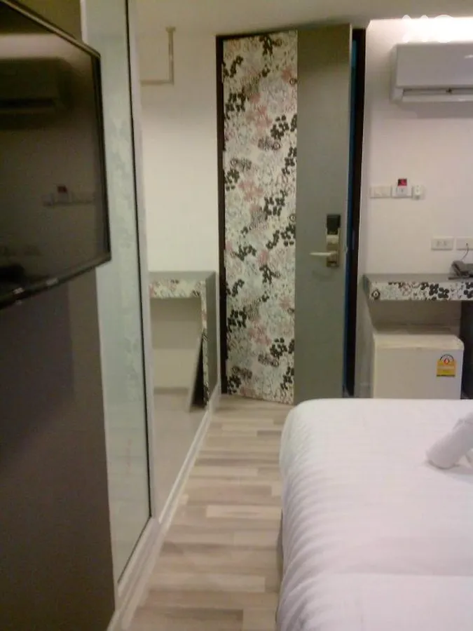Nantra Ploenchit Hotel
