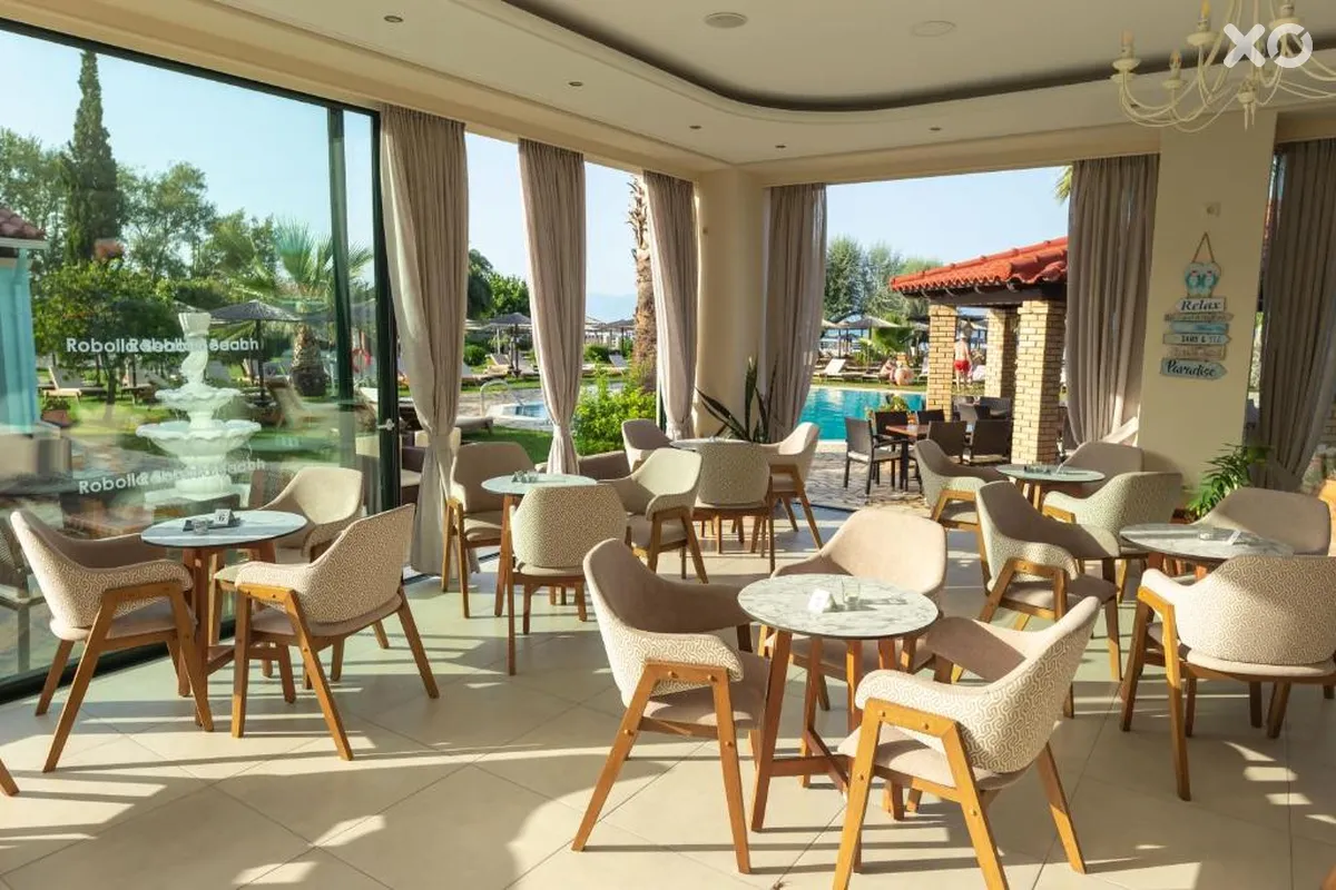 Robolla Beach Aparthotel