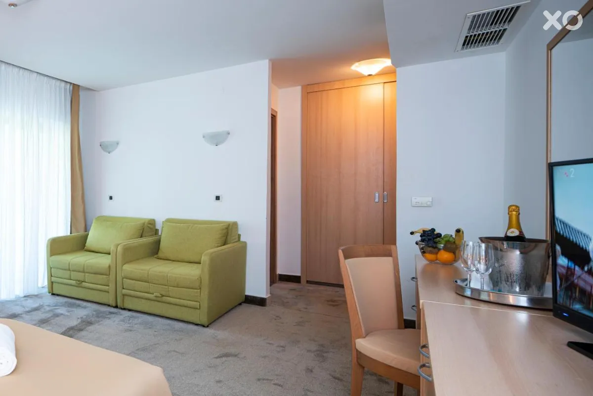 Flores Hotel