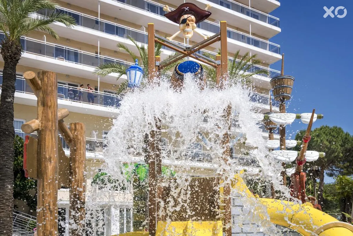 Oasis Park Splash Hotel