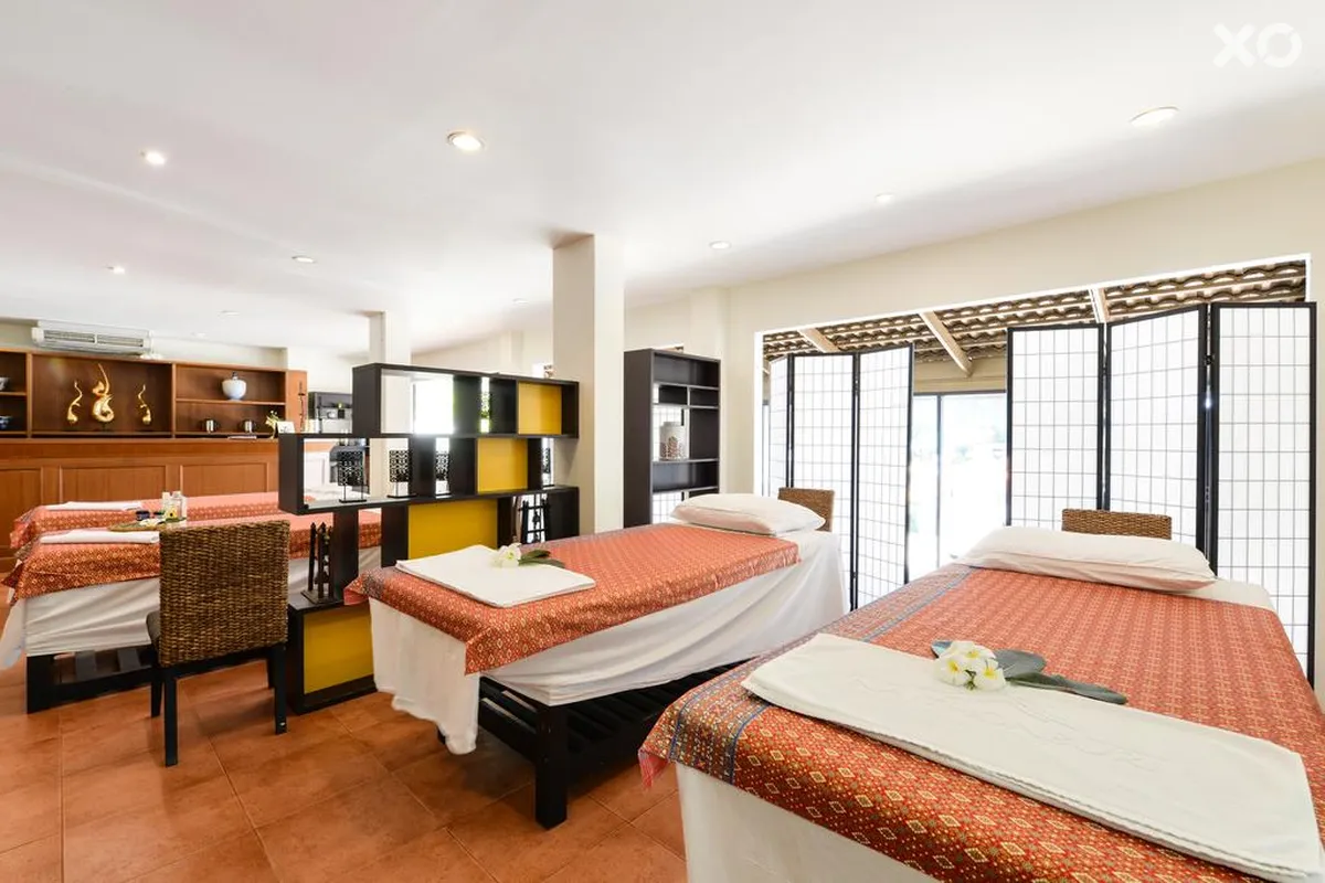 Naithonburi Beach Resort