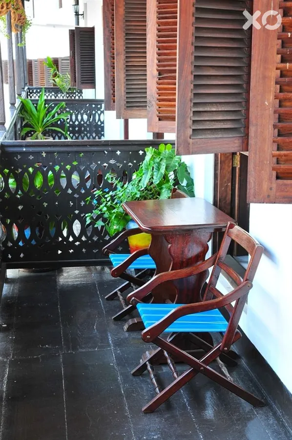 Dhow Palace Hotel
