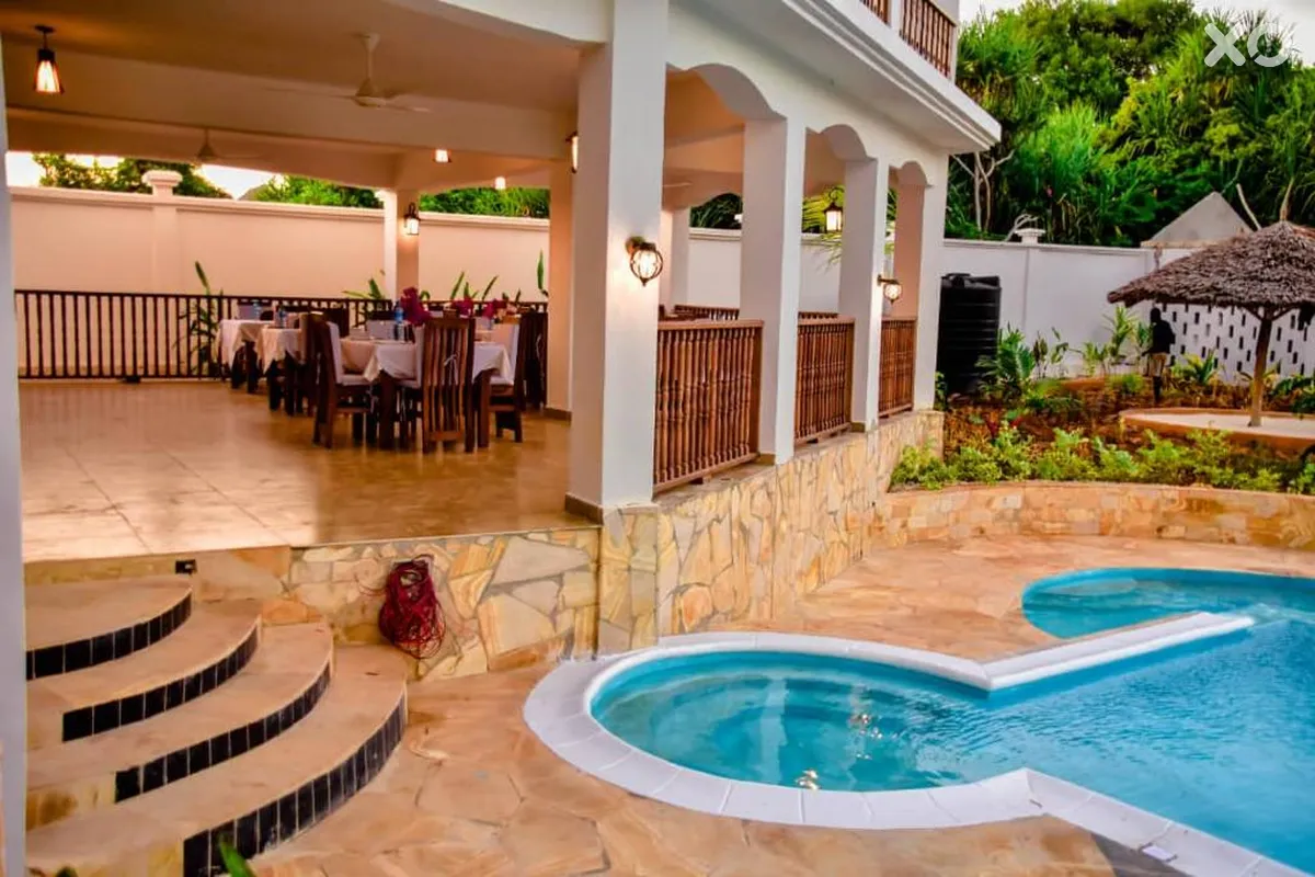 Zanoceanique Hotel